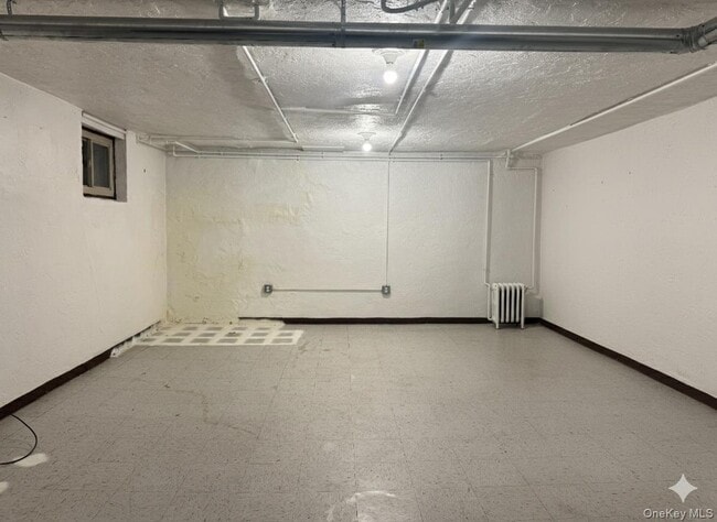 Foto del edificio - 40-17 194th St