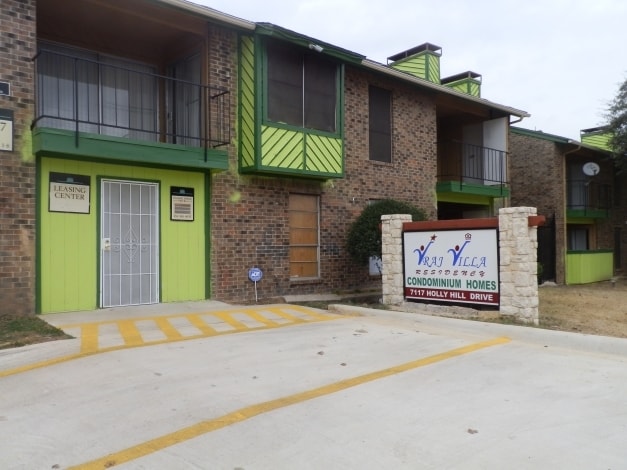 Building Photo - Park Towne Villas