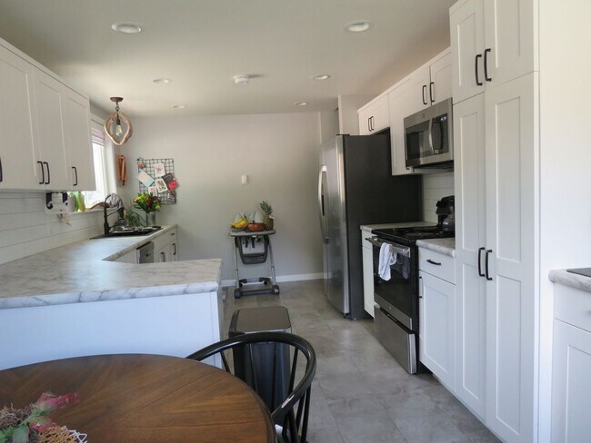 Foto del edificio - 2622 Rimrock Road
