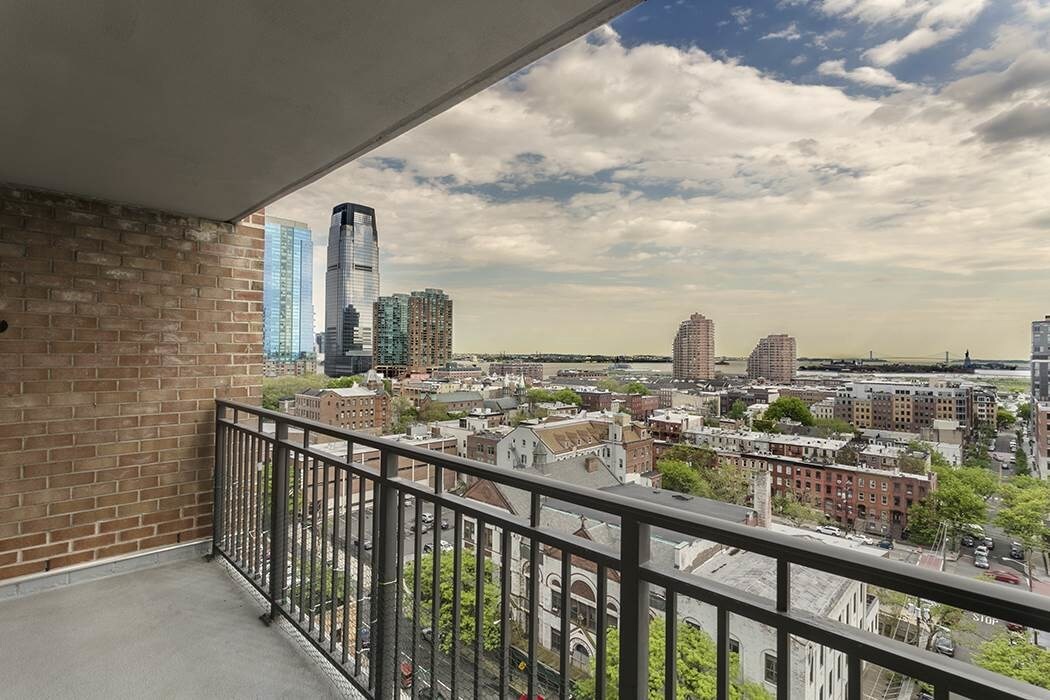Foto principal - 135 Montgomery St