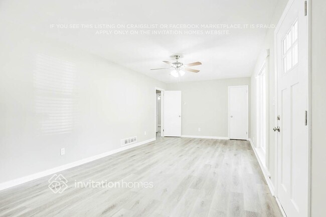 Foto del edificio - 2434 Shamrock Dr