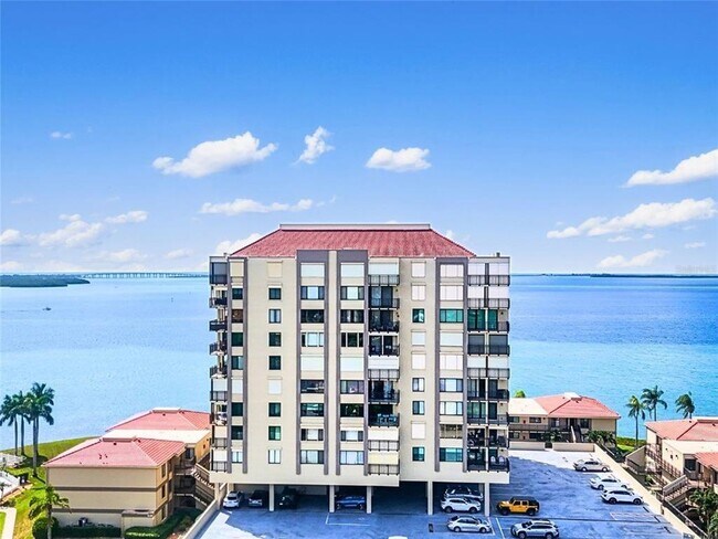 Foto del edificio - 6372 Palma Del Mar Blvd S