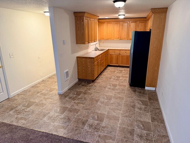 Foto del edificio - Two Bedroom Apartment in Central Salem