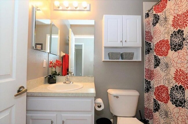 Foto del edificio - 161 Sterling Springs Ln