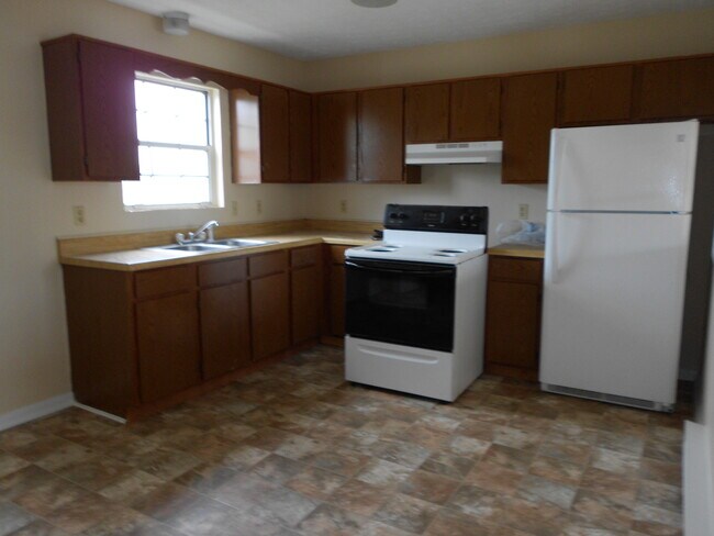 Building Photo - 128 Nottoway Dr
