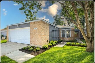 Building Photo - 12420 Newbrook Dr