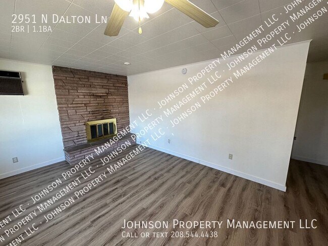 Foto del edificio - 2951 N Dalton Ln