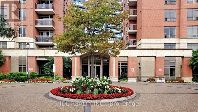 Building Photo - 75-975 King William Crescent
