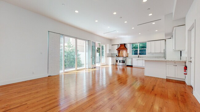 Cocina y comedor - 4223 Ince Blvd