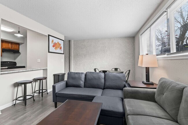 Building Photo - 2309 Cherry Hills Dr