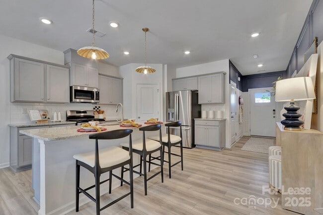 Foto del edificio - 747 Lock Haven Dr NW