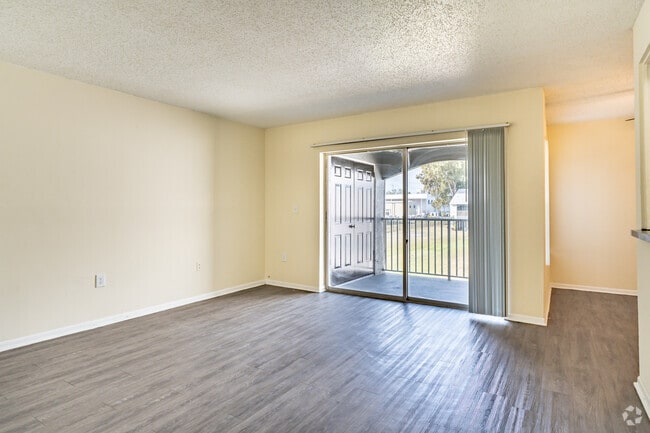 Interior Photo - Royal Breeze Apartments