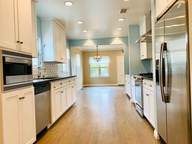 Foto del edificio - Gorgeous 3BD/2BA House in Hillcrest - Available NOW!