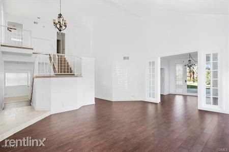 Building Photo - 12117 Cherry Grove St