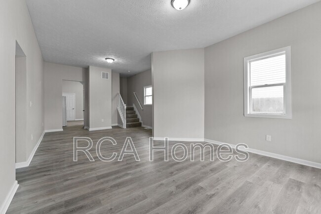 Foto del edificio - 2912 N Kenwood Ave