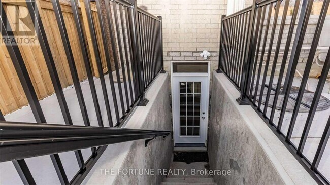 Building Photo - 118 Leadership Dr