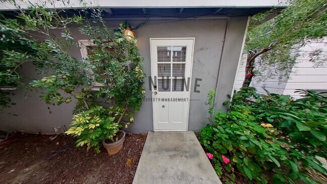Building Photo - 610 Marguerite Avenue