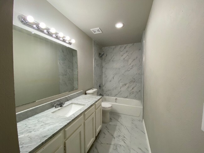 Foto del edificio - 2617 Charter Oak Dr