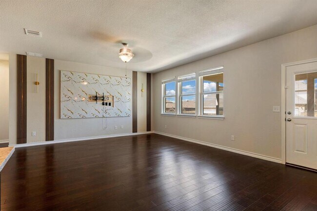 Foto del edificio - 1341 Eagle Ray St