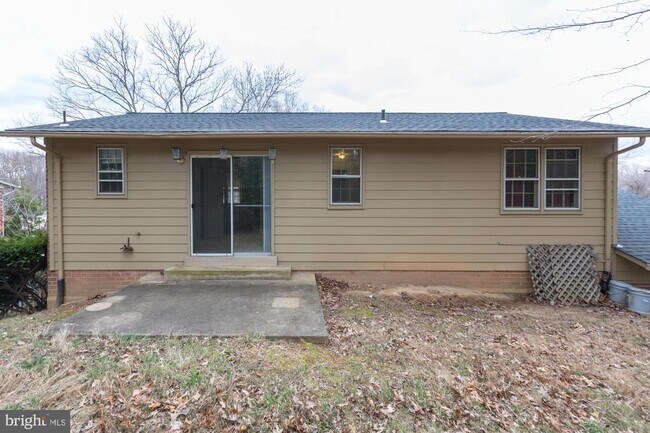 Building Photo - 10118 Dundalk St