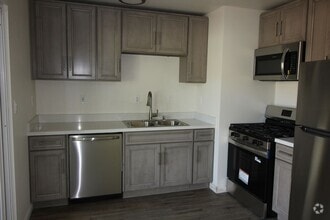 Building Photo - 3181 Moorland Ave