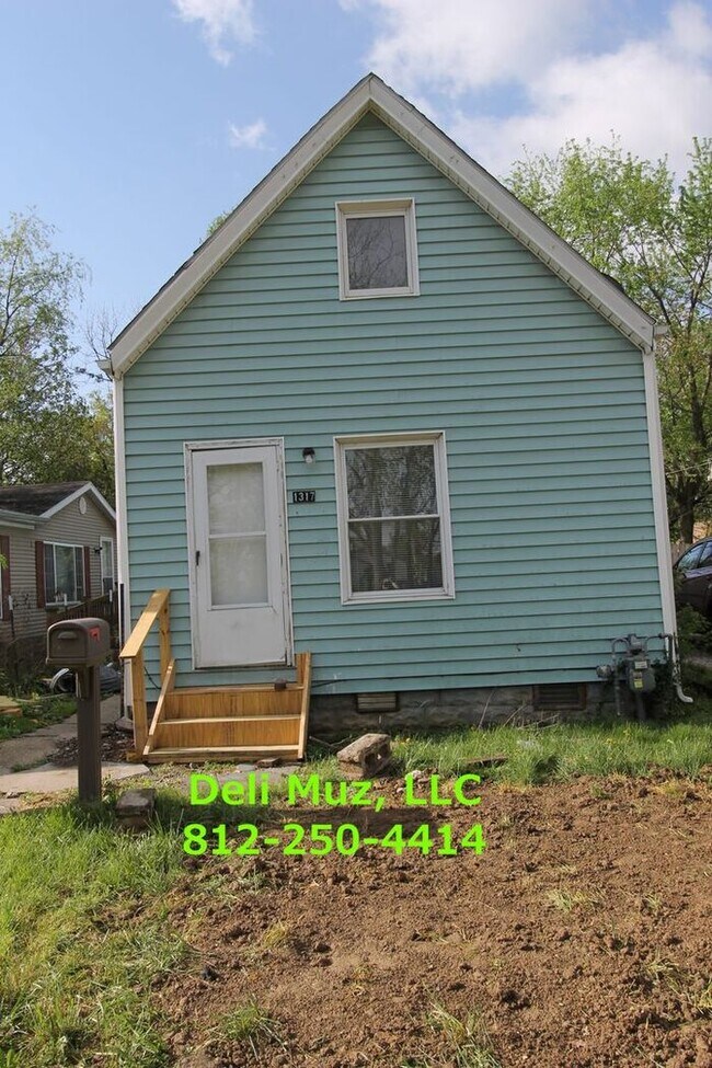 Building Photo - Cute 2 Bedroom, 1 Bath House