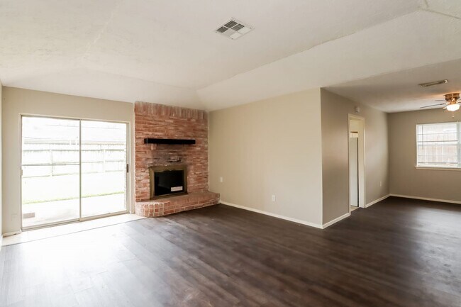 Foto del edificio - 14307 Branchwater Ln