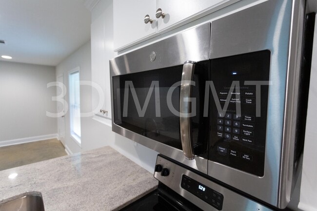 Building Photo - 105 Wedgewood Cr