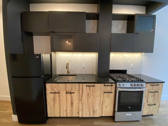 Building Photo - 1052 Dean St