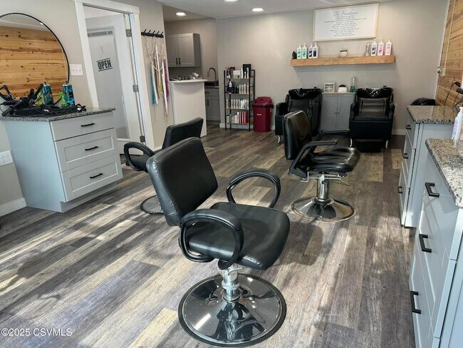 Building Photo - 17 Bound Ave