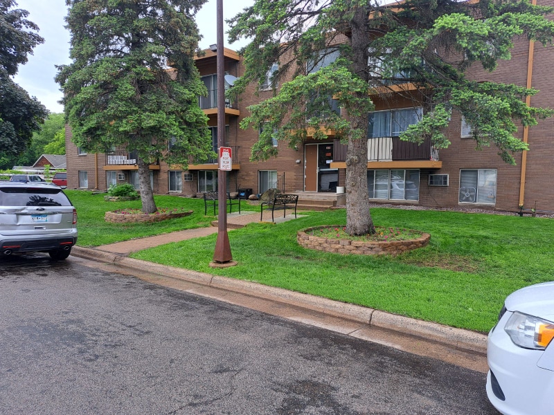 Primary Photo - 1676 English St