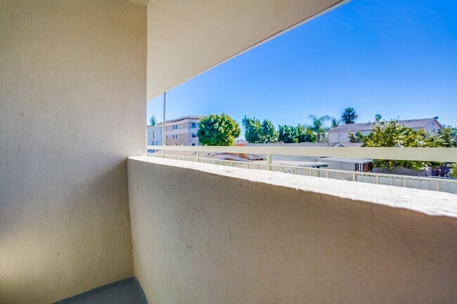 Interior Photo - 6107 - 6117 11th Ave