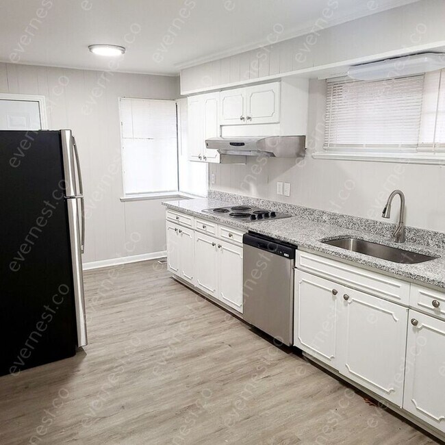 Foto del edificio - 1800 S Tyler St