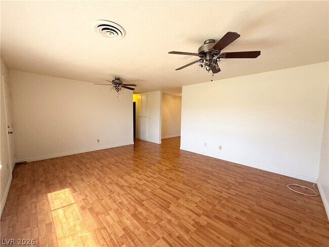 Foto del edificio - 616 Greenway Rd