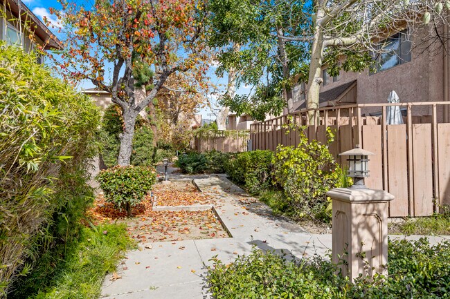 Building Photo - 1503 Rock Glen Ave
