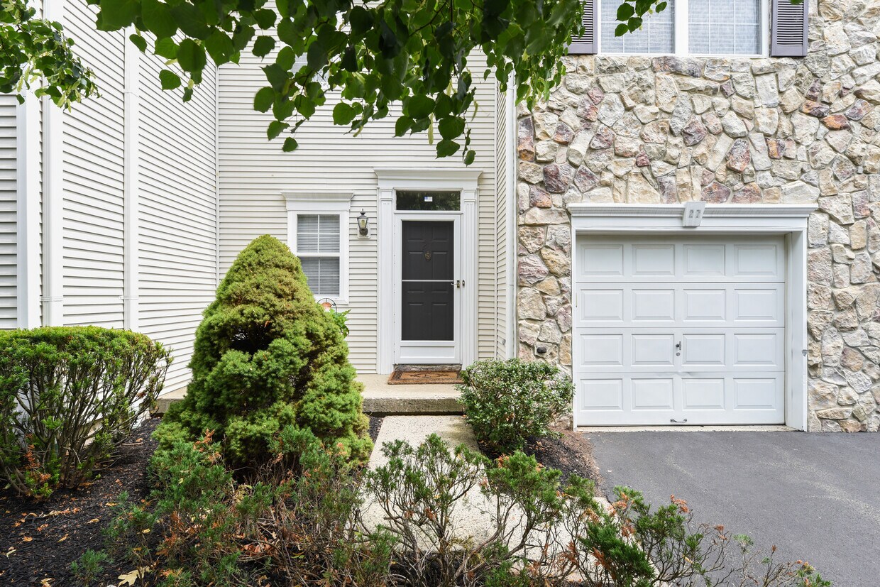 27 Mayflower Dr, Bernards, NJ 07920 Townhome Rentals in Bernards NJ