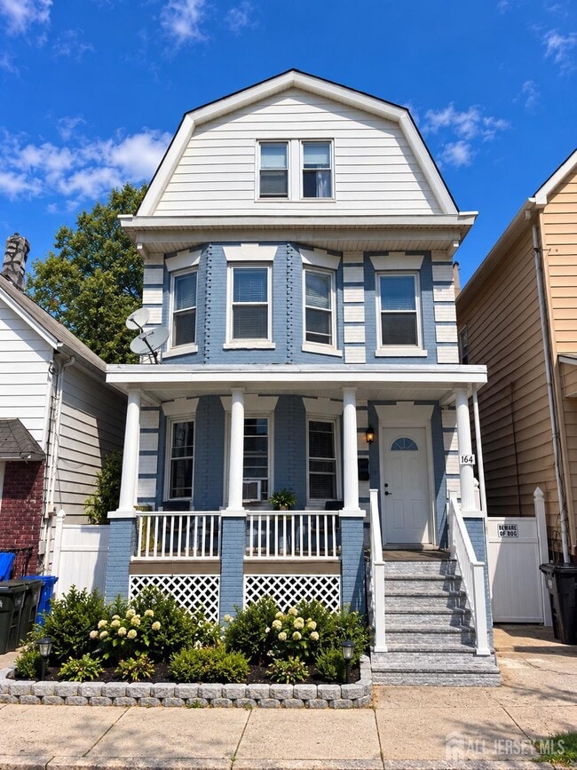 Building Photo - 164 Lynd St