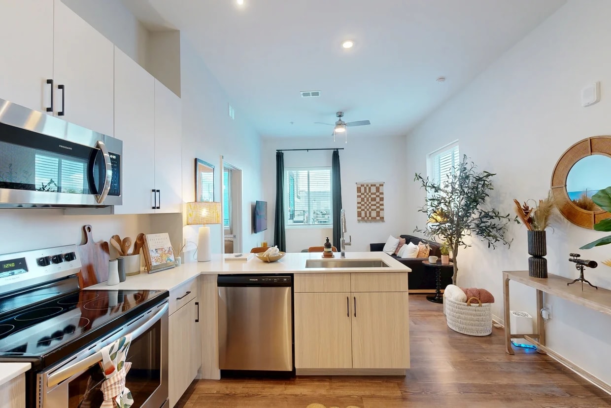 Photo - Student | Nine31 Apartments