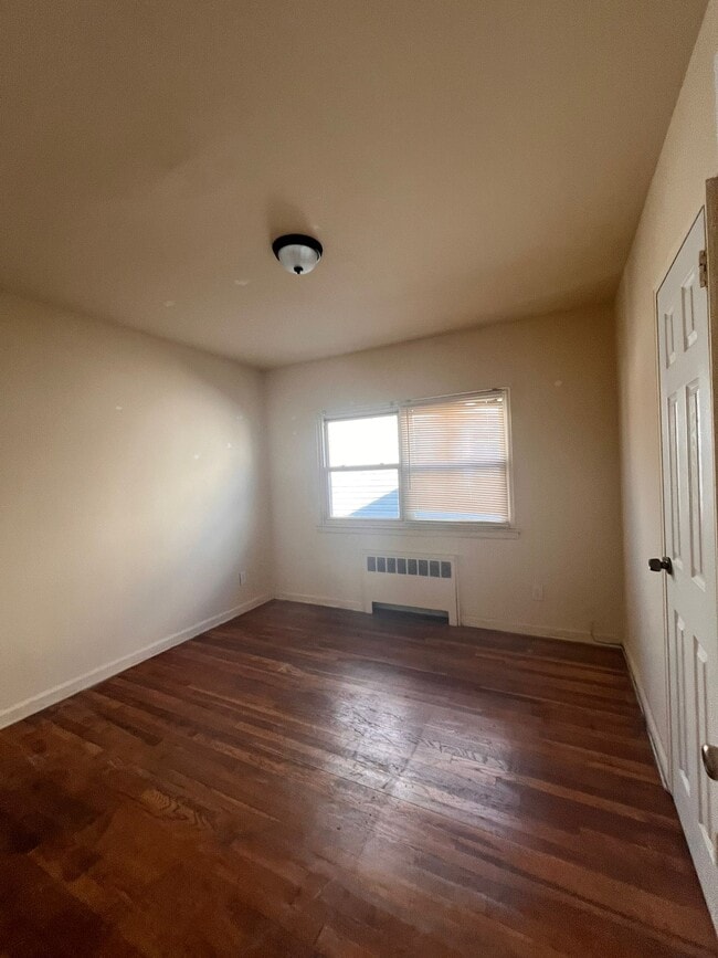 Building Photo - 162 Stegman St
