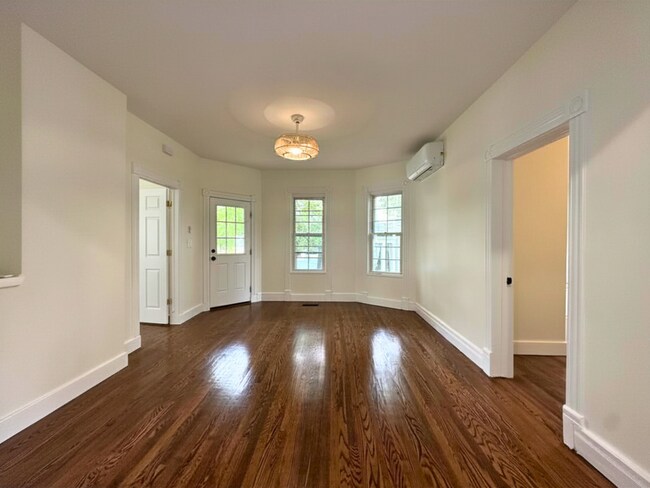 Foto del edificio - 11 Courtney Ave