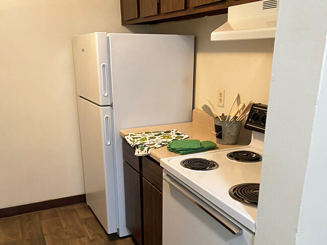 Fully-Equipped Kitchen with Dishwasher - Stonebridge Apartments