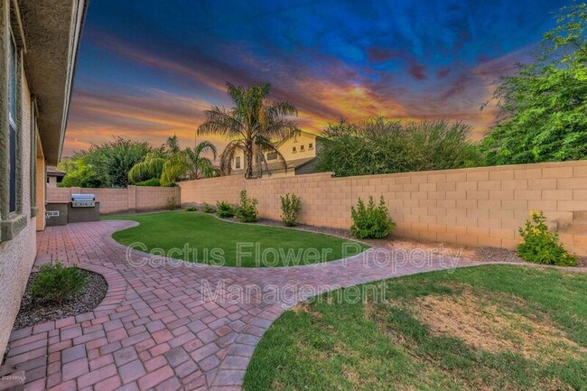 Building Photo - 4745 S Southwind Dr