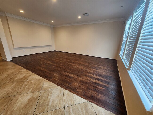 Foto del edificio - 16111 Soaring Eagle Dr