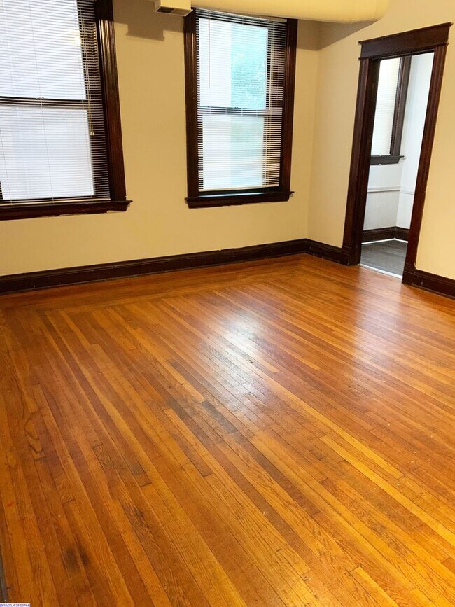 Foto del edificio - 3241 Jefferson Ave