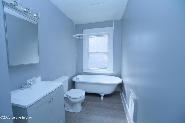 Foto del edificio - 226 W Burnett Ave