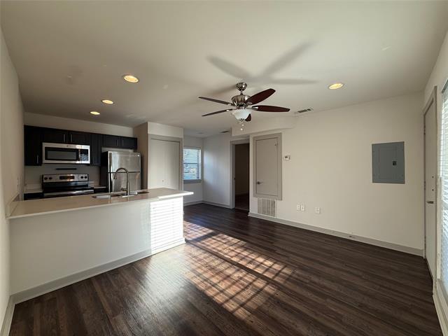 Foto del edificio - 2106 Bennett Ave