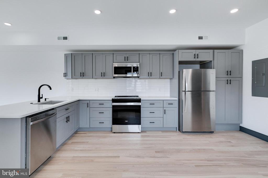 Foto principal - 555 N Lawrence St