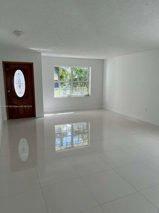 Building Photo - 14845 SW 36th Terrace