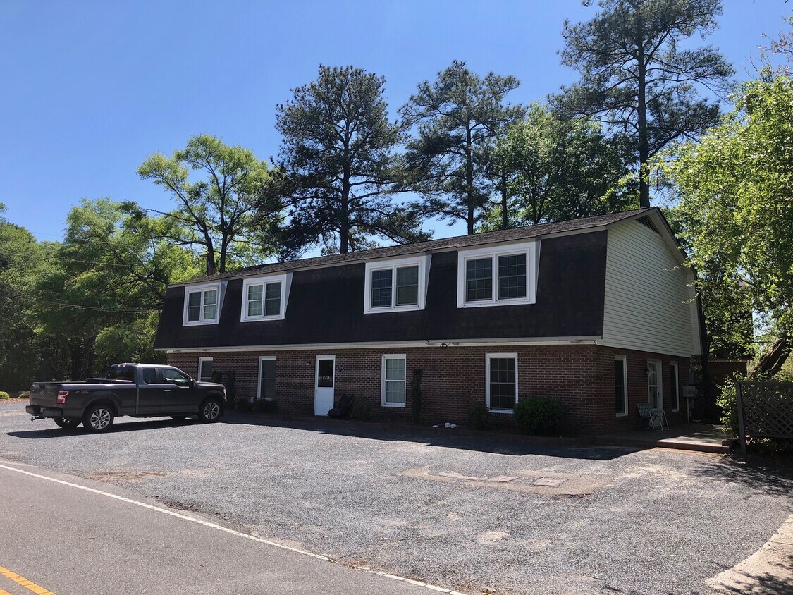 Foto principal - 65 McIntyre Rd