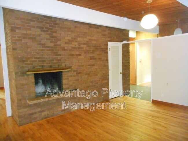 Foto del edificio - 3245 NW Norwood Dr